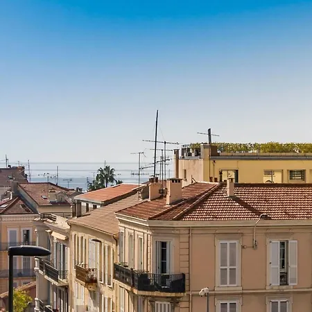 Very 2 Bedroom In The Center Of Completely Renovated * Cannes